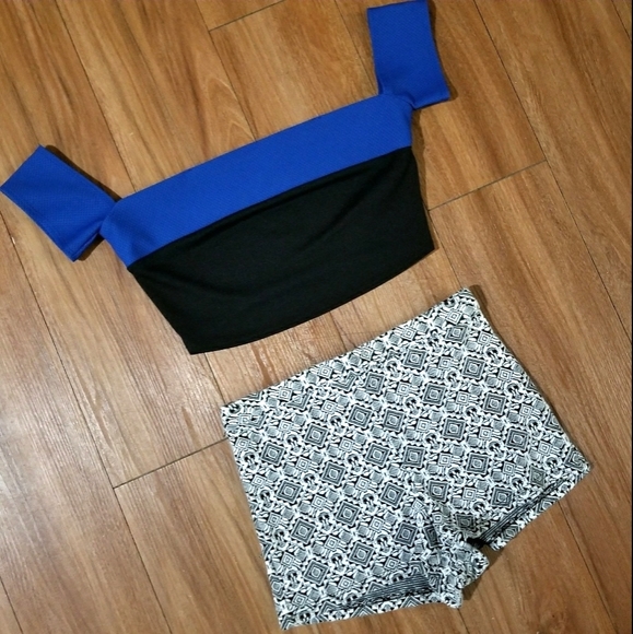 Solemio Tops - Colorblock Crop Top